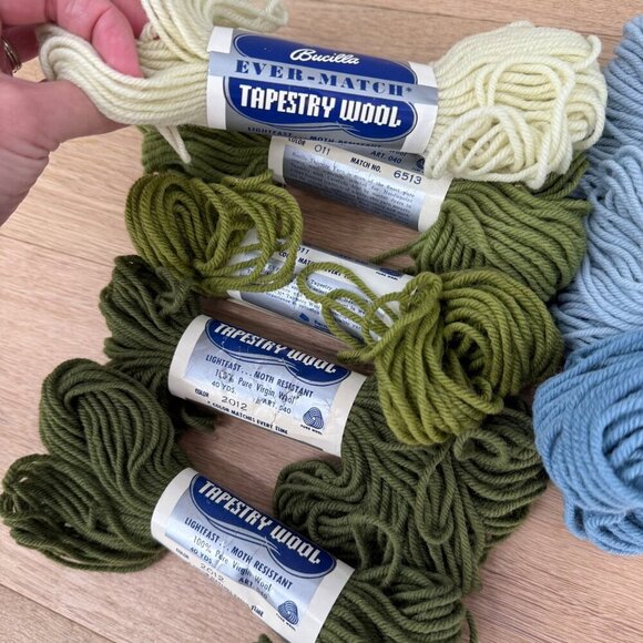 Bucilla VTG Tapestry Wool Yarn LOT BUNDLE 40 YDS 011 070 1877 2012 2033 2034 NEW - Picture 5 of 8